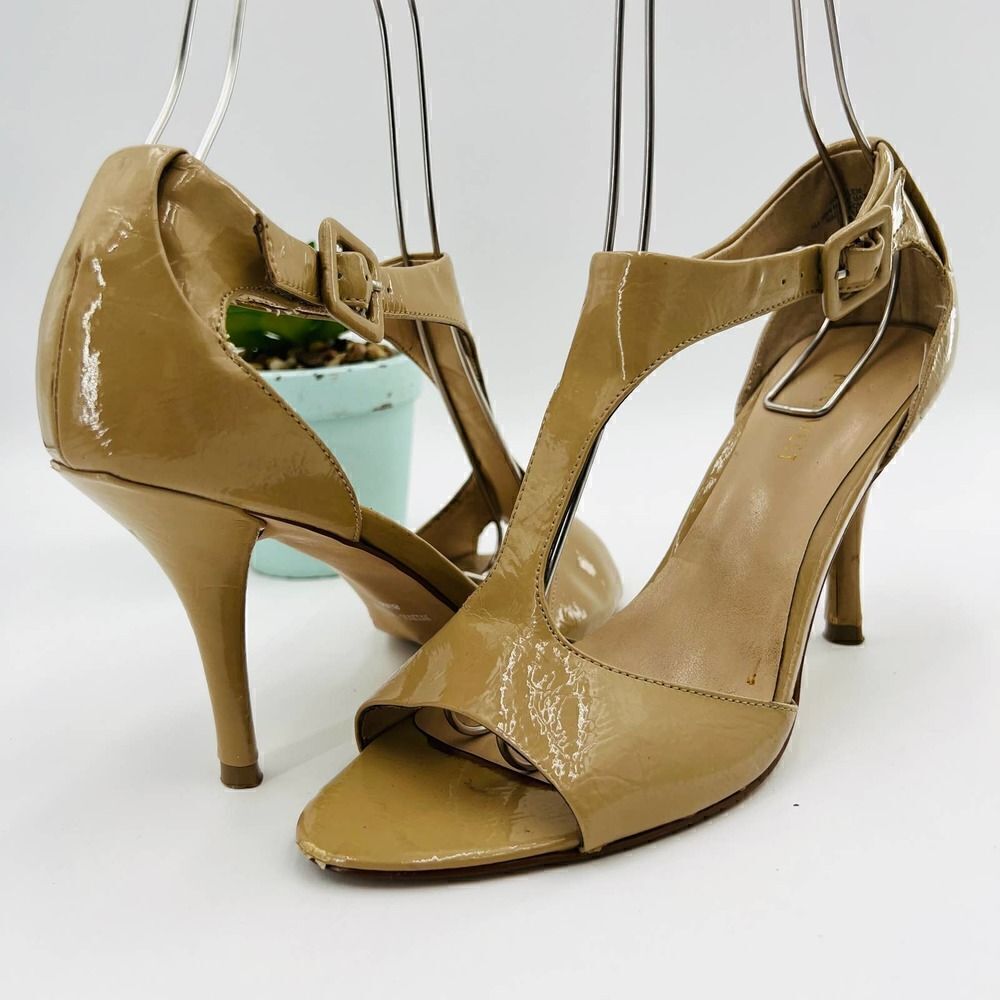 Nine West Nude Patent Leather T Strap Peep Toe Heels Sandals Size 8.5